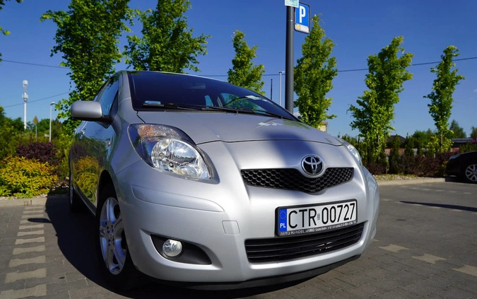 Toyota Yaris cena 18900 przebieg: 213438, rok produkcji 2011 z Toruń małe 172